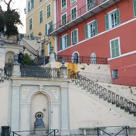 Mise Au Vert En Ville * Bastia (Corsica)